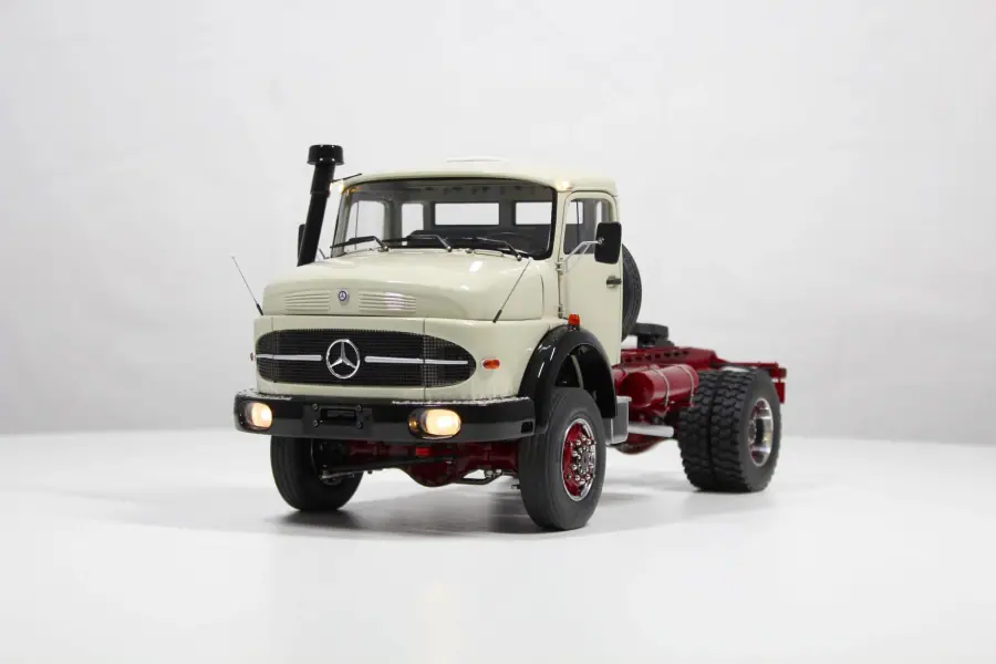 MB Round-hood 2-axle tractor unit 4x2