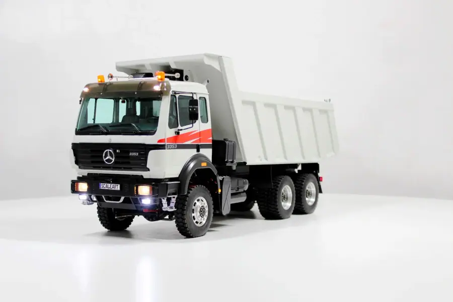Mercedes SK 3-axle rear tipper 6x6