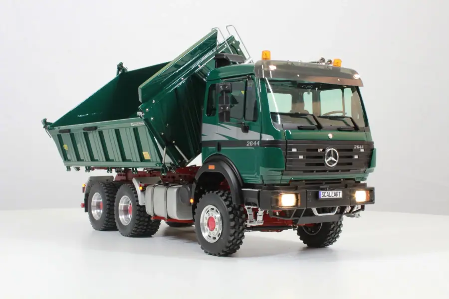 Mercedes SK 3-axle three-way tipper 6x6