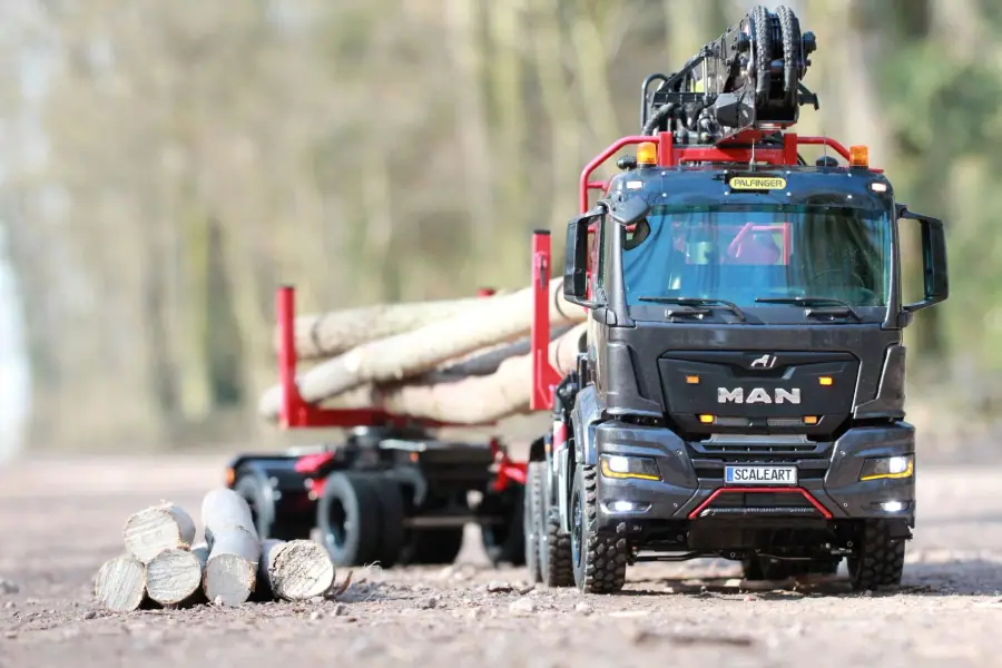 TGS 3-axle long timber truck, Epsilon S290L with Dolly