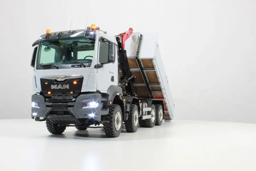 TGS 4-axle roll-off tipper