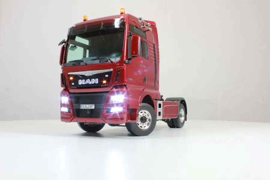 TGX 2-axle semitrailer tractor