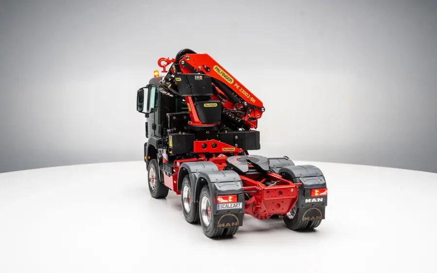 TGX Euro 6, 3-axle semitrailer tractor, Palfinger loading crane
